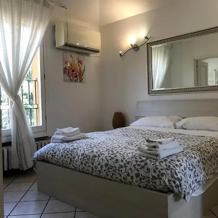 Porta Saragozza מלון דירות *